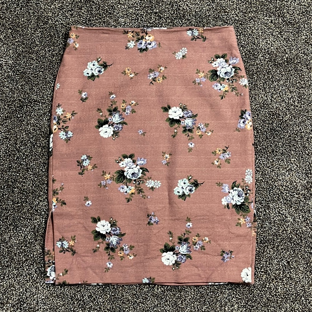 Loft size 6 pink floral pencil skirt spring summer business casual office career
